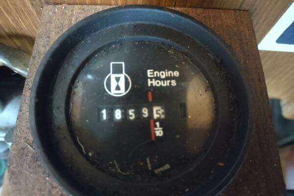 Hunter  Yacht For Sale