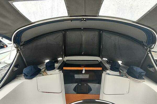 Hunter  Yacht For Sale