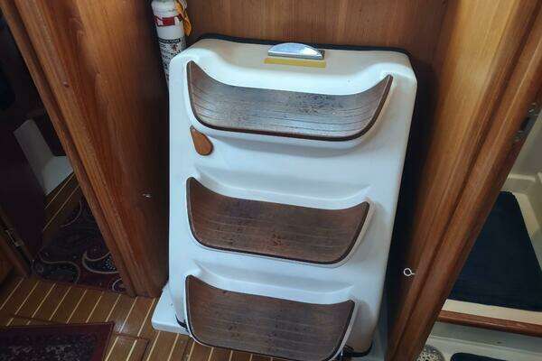 Hunter  Yacht For Sale