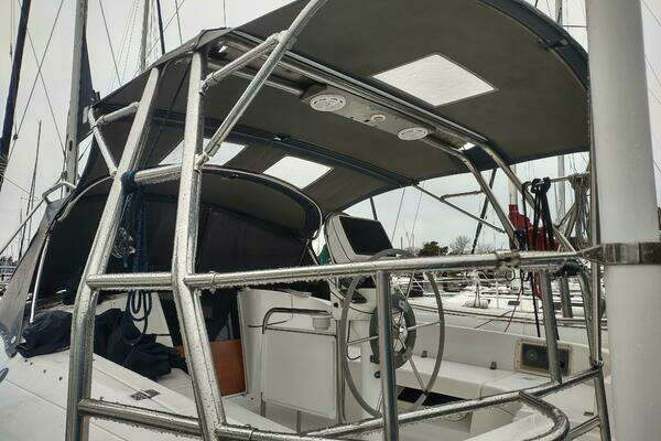 Hunter  Yacht For Sale