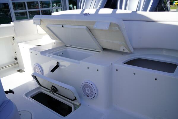 27ft Sea Hunt Yacht For Sale