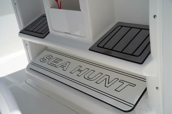 27ft Sea Hunt Yacht For Sale