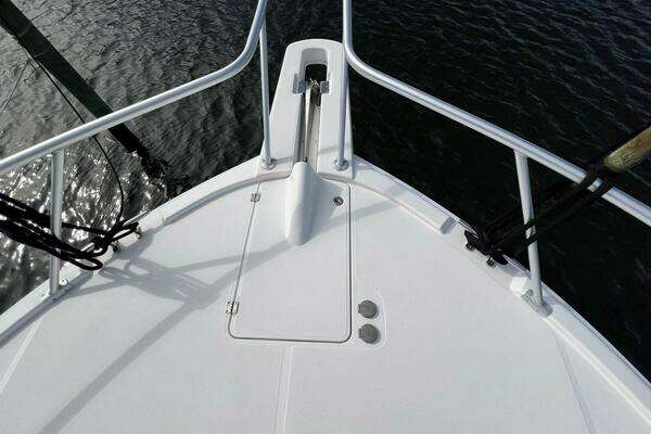 Luhrs 41 Hardtop Express Yacht For Sale