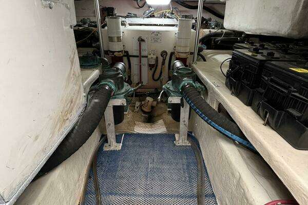 Luhrs 41 Hardtop Express Yacht For Sale