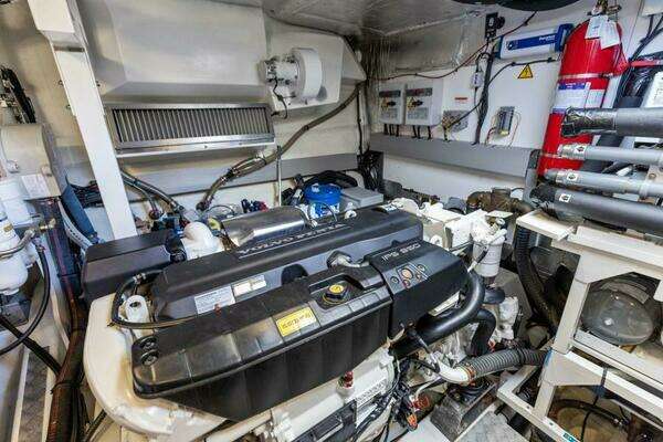 Prestige 630 Flybridge Yacht For Sale