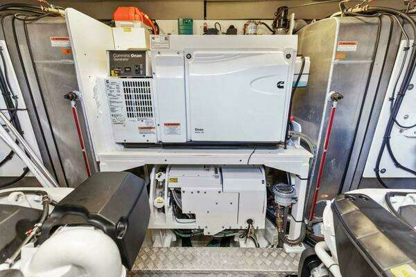 Prestige 630 Flybridge Yacht For Sale