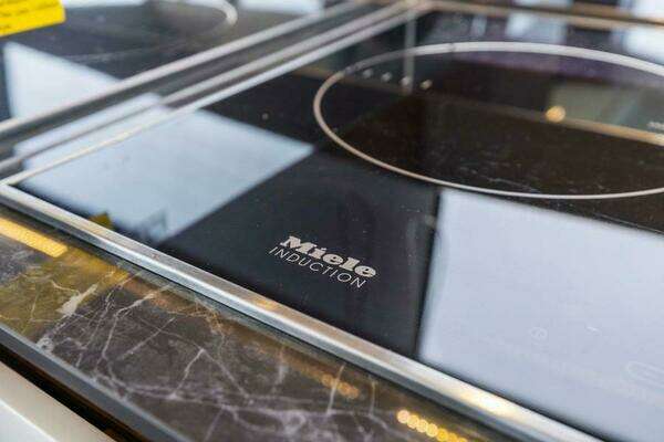 Prestige 630 Flybridge Yacht For Sale