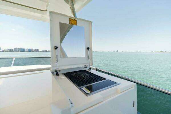 Prestige 630 Flybridge Yacht For Sale