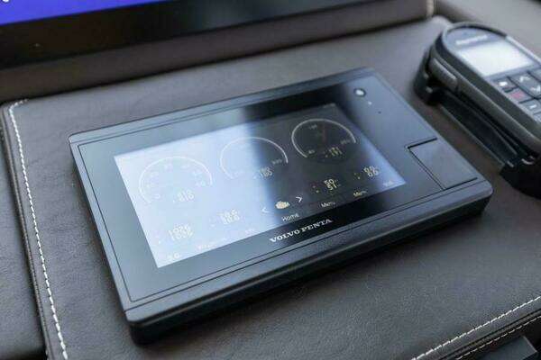 Prestige 630 Flybridge Yacht For Sale