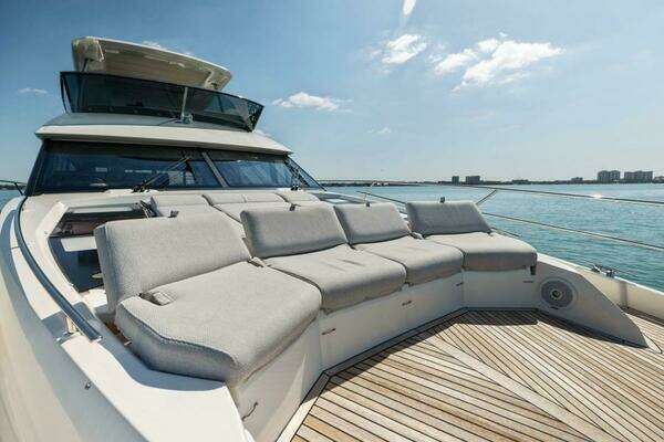 Prestige 630 Flybridge Yacht For Sale