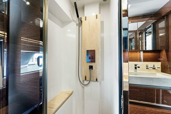 2019 Prestige 630 Flybridge- Head