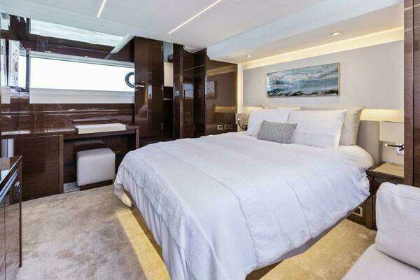 Prestige 630 Flybridge Yacht For Sale