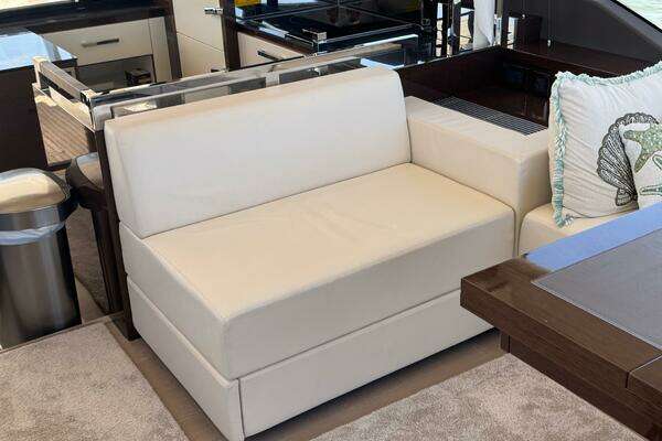 Prestige 630 Flybridge Yacht For Sale