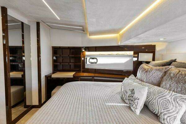 Prestige 630 Flybridge Yacht For Sale