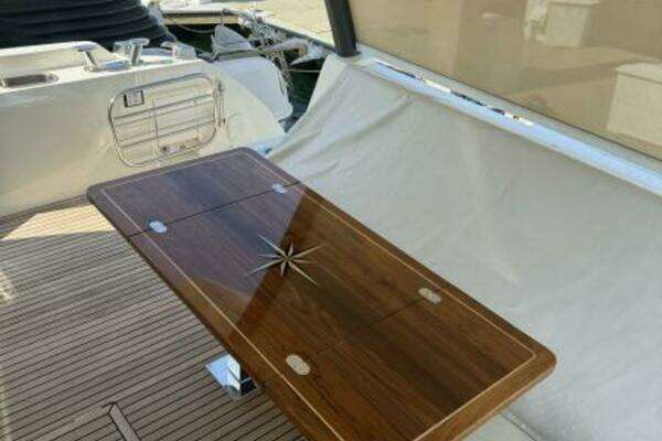 Prestige 630 Flybridge Yacht For Sale