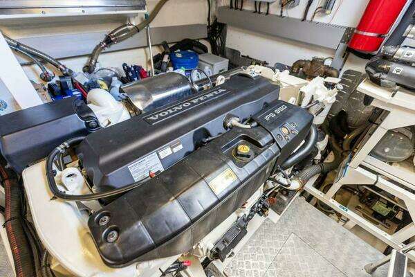 Prestige 630 Flybridge Yacht For Sale