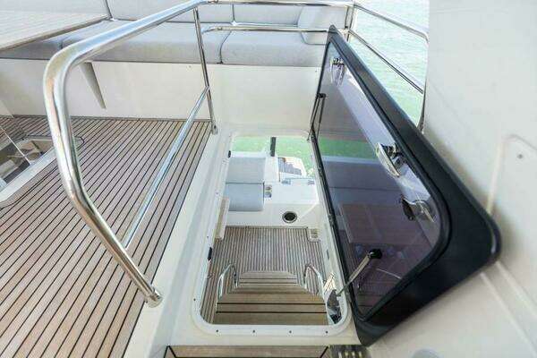 Prestige 630 Flybridge Yacht For Sale