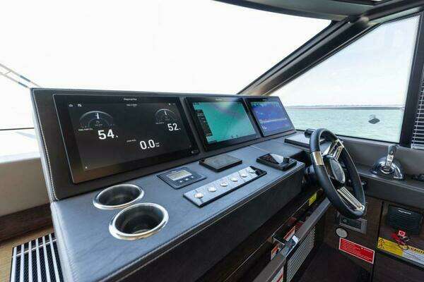 Prestige 630 Flybridge Yacht For Sale