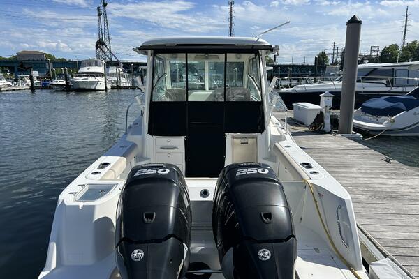 28ft Boston Whaler Yacht For Sale