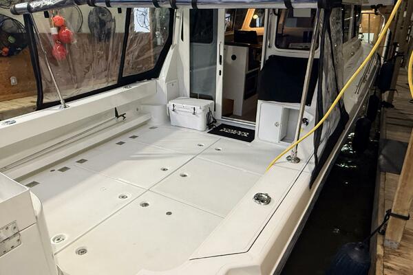 Kapalua 33ft Ocean Sport Yacht For Sale