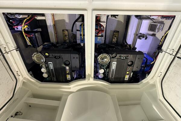 Kapalua 33ft Ocean Sport Yacht For Sale