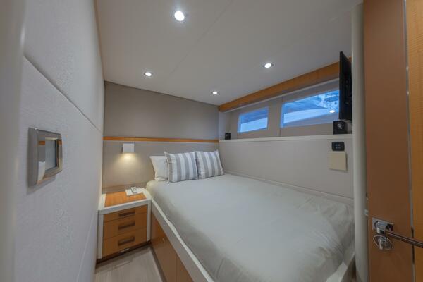 WHISTLE 76ft Lazzara Yachts Yacht For Sale