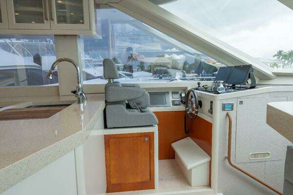 Lazzara Yachts  Yacht For Sale