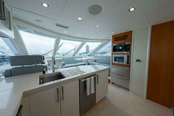 Lazzara Yachts  Yacht For Sale