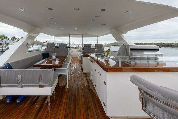 Lazzara Yachts  Yacht For Sale