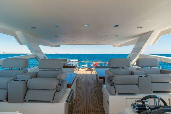 Lazzara Yachts  Yacht For Sale