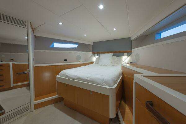 Lazzara Yachts  Yacht For Sale
