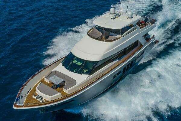 Lazzara Yachts  Yacht For Sale