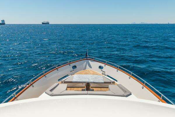 Lazzara Yachts  Yacht For Sale