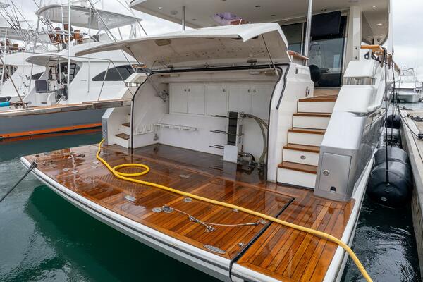 WHISTLE 76ft Lazzara Yachts Yacht For Sale