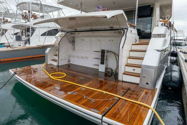Lazzara Yachts  Yacht For Sale