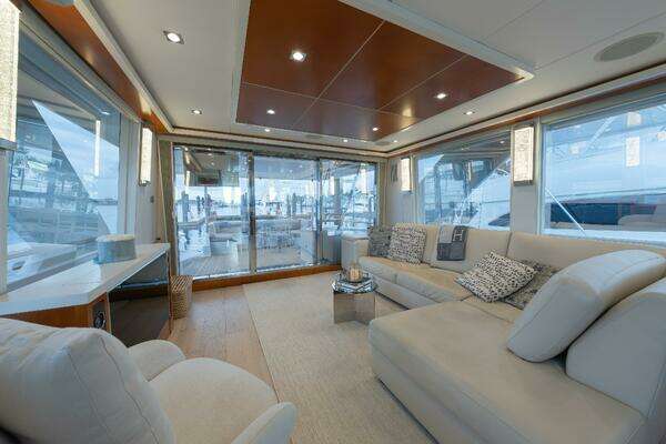 Lazzara Yachts  Yacht For Sale