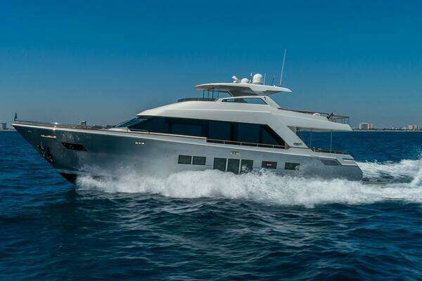 Lazzara Yachts  Yacht For Sale