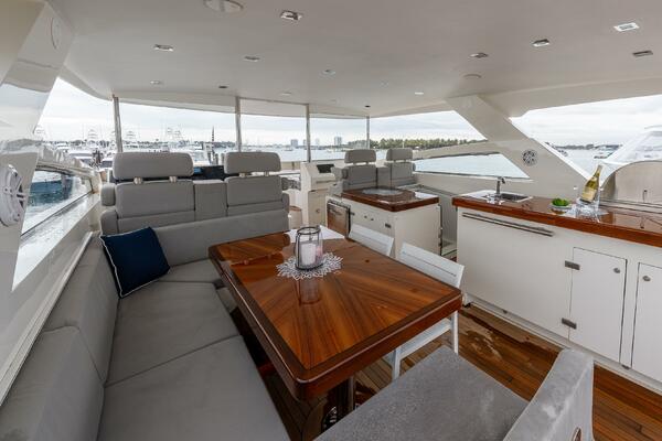 WHISTLE 76ft Lazzara Yachts Yacht For Sale