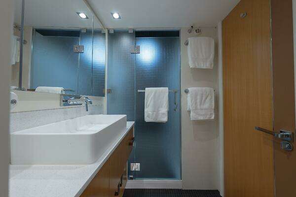 Lazzara Yachts  Yacht For Sale