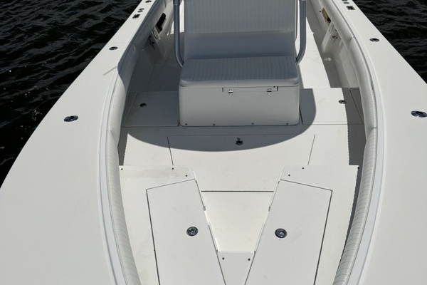 INVICTUS 32ft Regulator Yacht For Sale