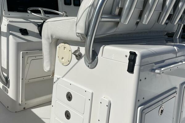 INVICTUS 32ft Regulator Yacht For Sale