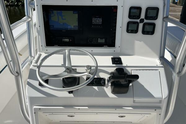 INVICTUS 32ft Regulator Yacht For Sale