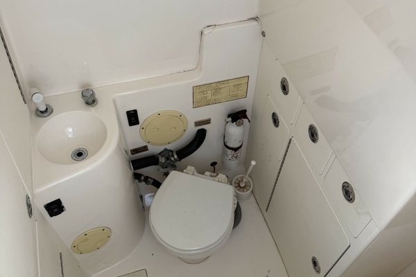 INVICTUS 32ft Regulator Yacht For Sale