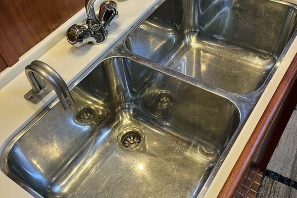 Annie M 52ft Amel Yacht For Sale