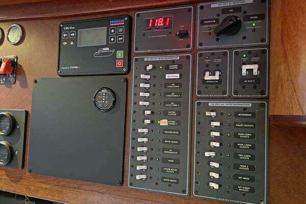 Amel Mango Yacht For Sale