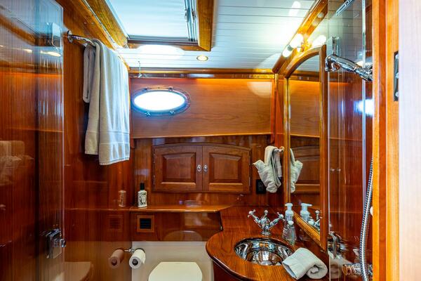 VERA NORTH 58ft Hinckley Yacht For Sale