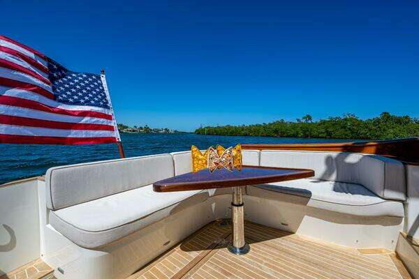 Hinckley Talaria Yacht For Sale