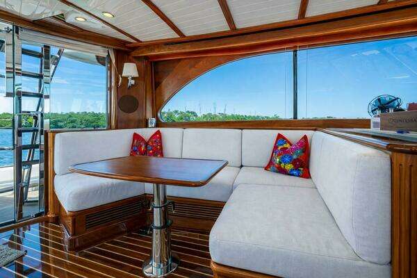 Hinckley Talaria Yacht For Sale