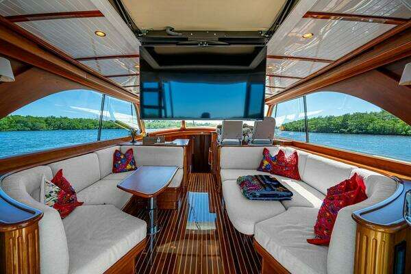 Hinckley Talaria Yacht For Sale