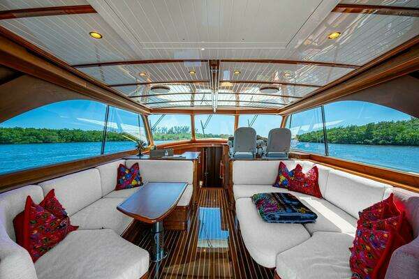 Hinckley Talaria Yacht For Sale